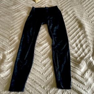 LULULEMON GREY LEGGINGS SIZE 6